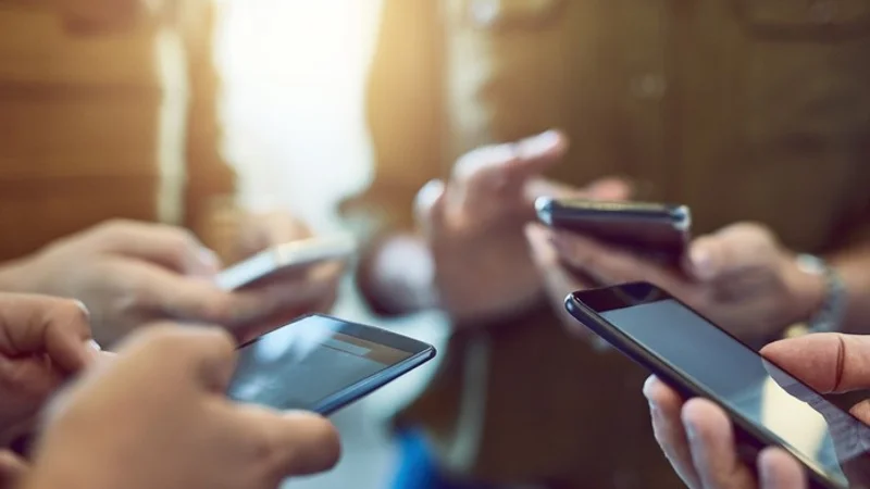 6 Tips Aman Bawa HP Saat Demo Besar: Lindungi Data & Gadget Anda!