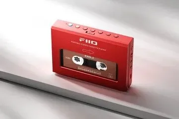 Ilustrasi csm fiio cp11 red b817d352d3 Fiio Bakal Rilis Pemutar Kaset Pita Retro Berteknologi Bluet