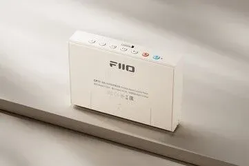 Foto tampak port belakang dan konektivitas I/O Fiio Bakal Rilis Pemutar Kaset Pita Retro Berteknologi Bluet