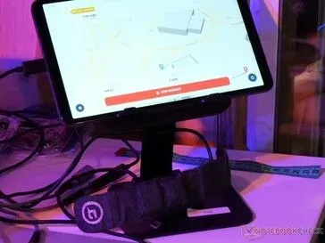 Ilustrasi csm strapticgamescom202615 e503e7c3f7 Gelang Straptic Ubah Getaran Game Menjadi HUD di Pergelangan