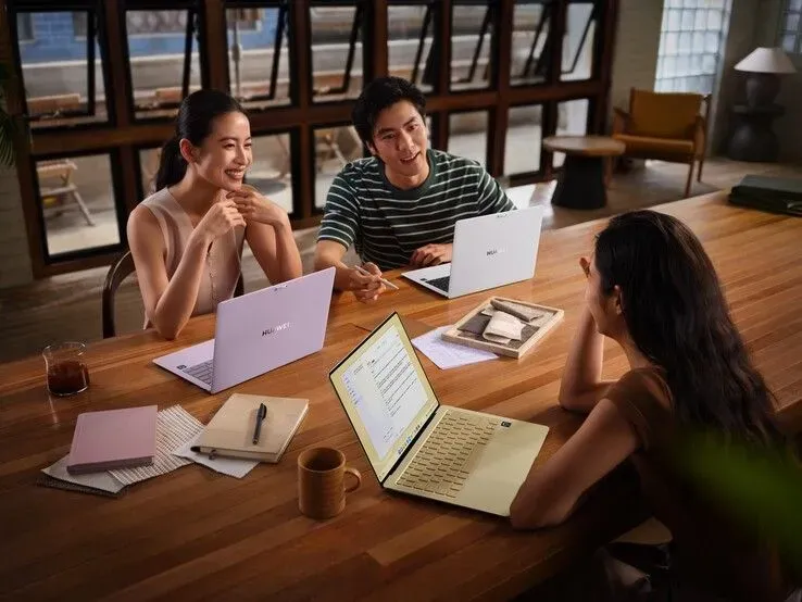 Ilustrasi csm 3.mkt huawei matebook pro s lifestyle shot cn hq jpg 20260721 dff9202309 Huawei MateBook Pro S Meluncur: Laptop 798 Gram Bertenaga Ki