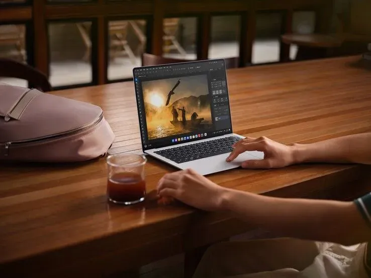 Ilustrasi csm 4.mkt huawei matebook pro s lifestyle shot cn hq jpg 20260729 9ff378d58b Huawei MateBook Pro S Meluncur: Laptop 798 Gram Bertenaga Ki