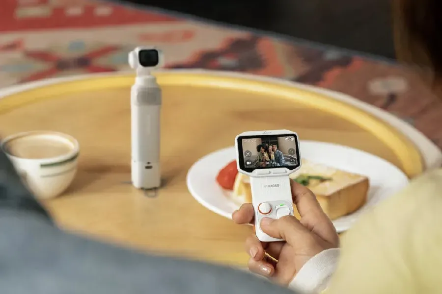 Ilustrasi insta360 luna pro controls Insta360 Luna Pro Meluncur: Gimbal Kamera Vertikal 4K Pertam