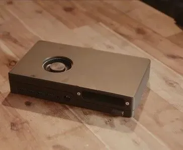 Ilustrasi csm compact physical media game console 5850c28ddd Konsol Halo DIY Ini Hidupkan Kembali Era Fisik, Tapi Ada 'Ta