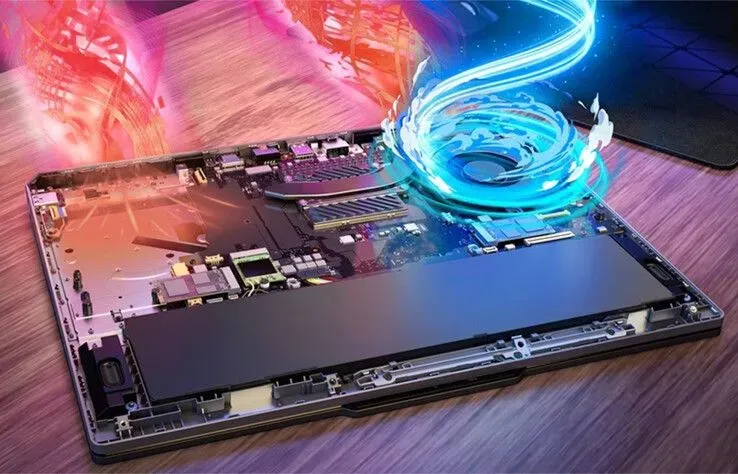 Foto tampak bagian bawah dan ventilasi Lenovo LOQ Essential 15IPH11 Siap Rilis, Baterai Tahan 19 Ja