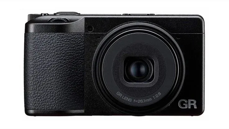 Ilustrasi csm ricoh gr ivxb 8947bf918d Ricoh GR IVx Bawa Sensor APS-C ke Saku dengan Lensa 40 mm