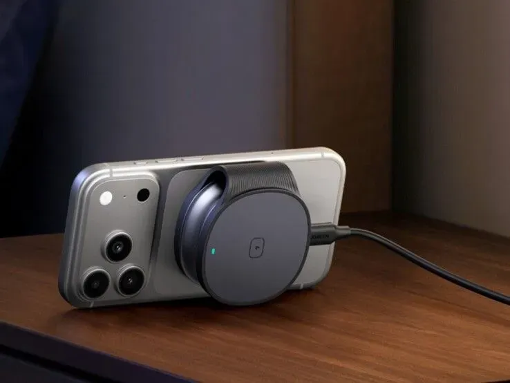 Foto desain fisik docking station Ugreen Siapkan Charger Lipat 25W untuk iPhone dan AirPods