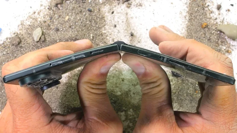 Galaxy Z Fold8 Ultra Tumbang di Uji Tekuk, Layarnya Mati