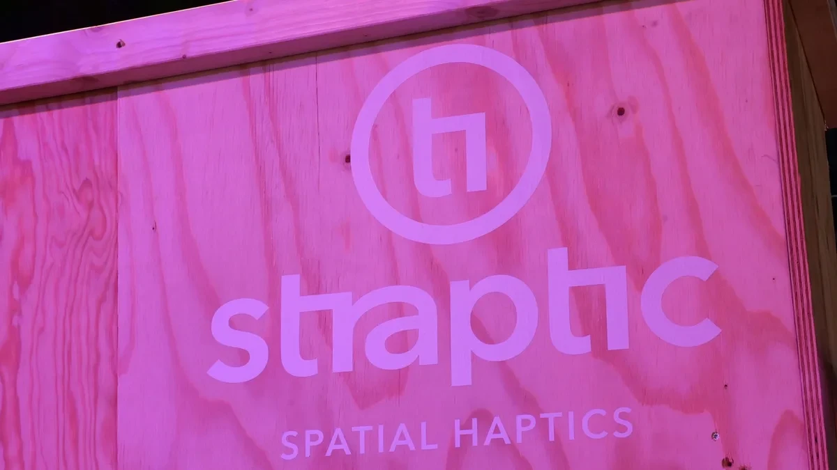 Prototipe gelang haptik straptic untuk gaming dan navigasi