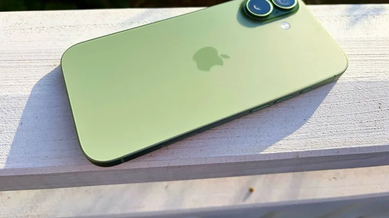 iPhone 17 Jadi Raja, Galaxy S26 Ultra Mulai Mendekat