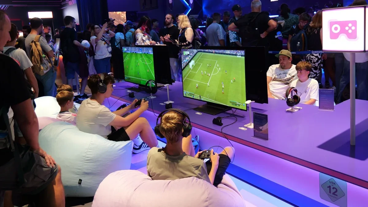 Samsung memamerkan monitor Odyssey OLED dan SSD berkecepatan tinggi di Gamescom 2026