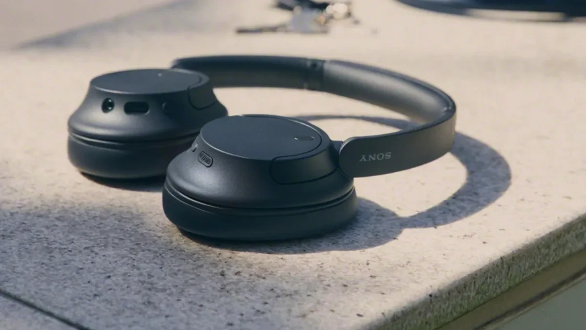 Sony WH-CH730N headphone nirkabel dengan active noise cancellation