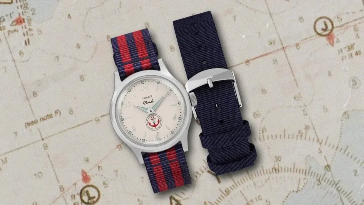 Jam tangan kolaborasi NOAH x Timex MK1 Anchor dengan dial cream dan strap kain