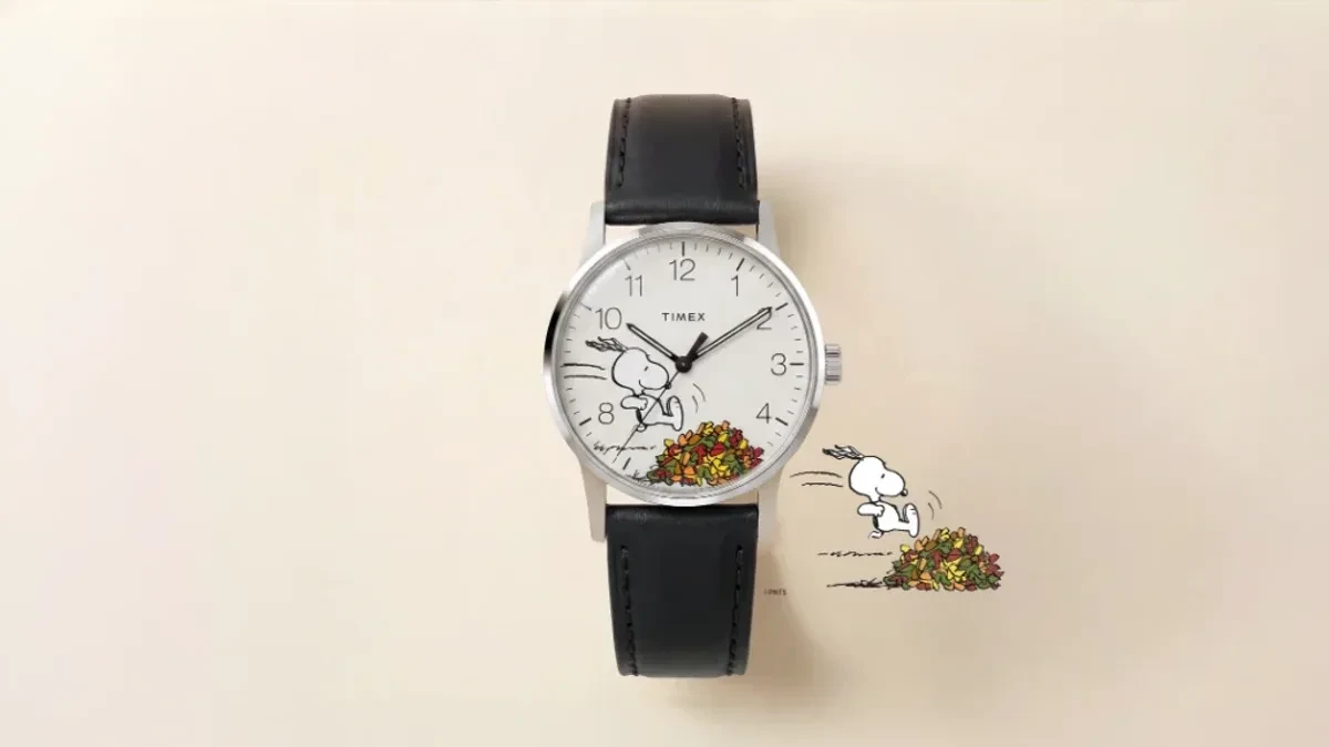 Jam tangan Timex Peanuts Waterbury Classic edisi musim gugur dengan ilustrasi Snoopy