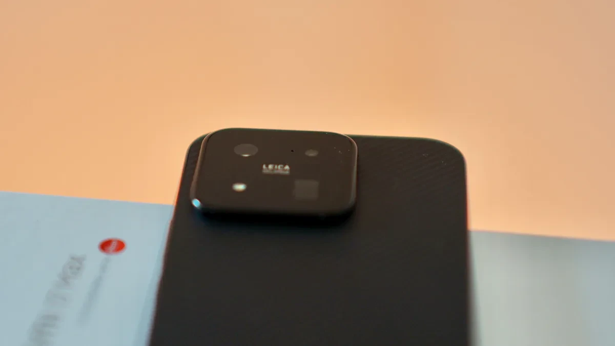Xiaomi 17 Max dengan kamera Leica 200 MP dan tiga lensa belakang
