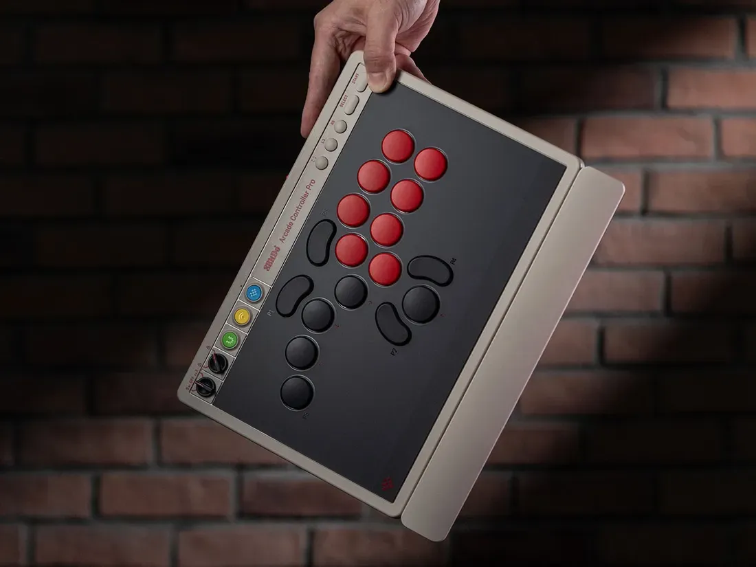 Tampilan layar 1,47 inci dan magnetic wrist rest pada 8BitDo Arcade Controller Pro