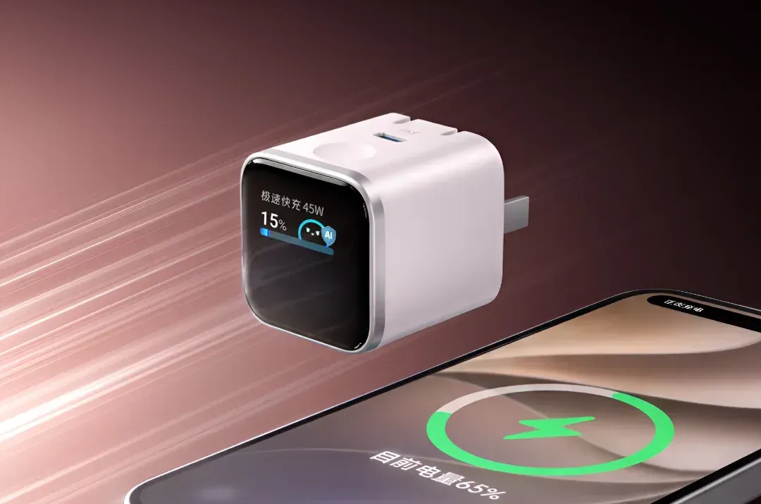 Foto kelengkapan aksesori bawaan Anker Rilis Charger GaN 45W dengan Layar Warna dan Sensor Pi