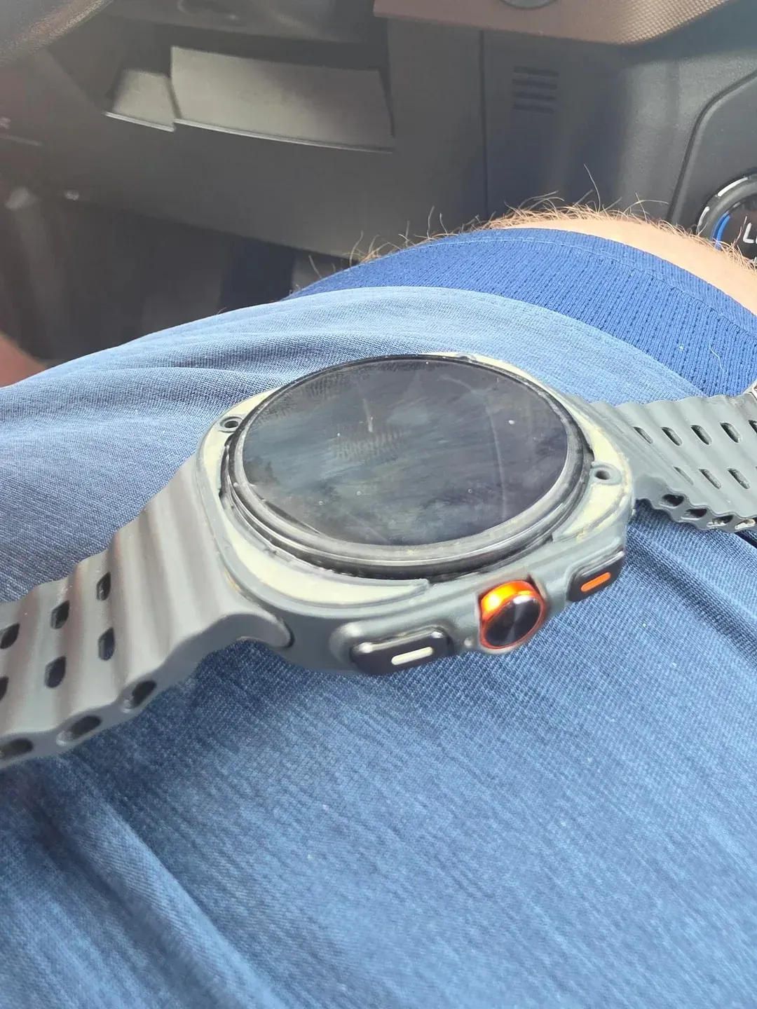 Ilustrasi galaxy ultra bezel fell off v0 xt777w8nf5nh1jj Bezel Galaxy Watch Ultra Dilaporkan Copot Sendiri, Pengguna
