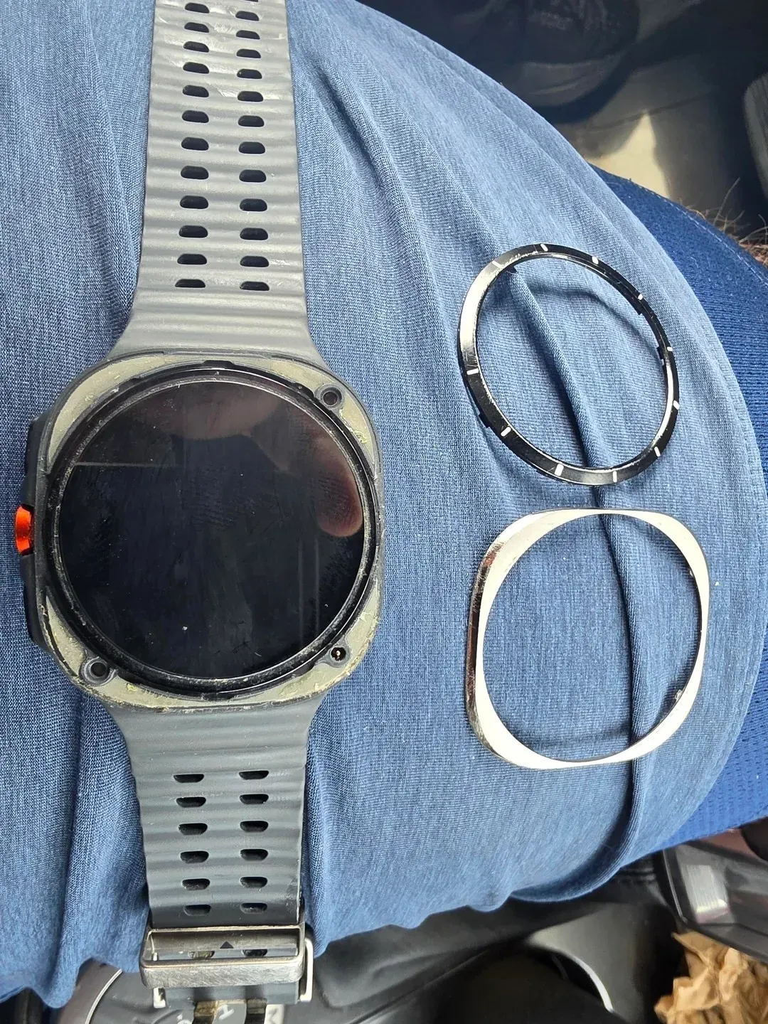 Ilustrasi galaxy ultra bezel fell off v0 p8zt900nf5nh1jj Bezel Galaxy Watch Ultra Dilaporkan Copot Sendiri, Pengguna