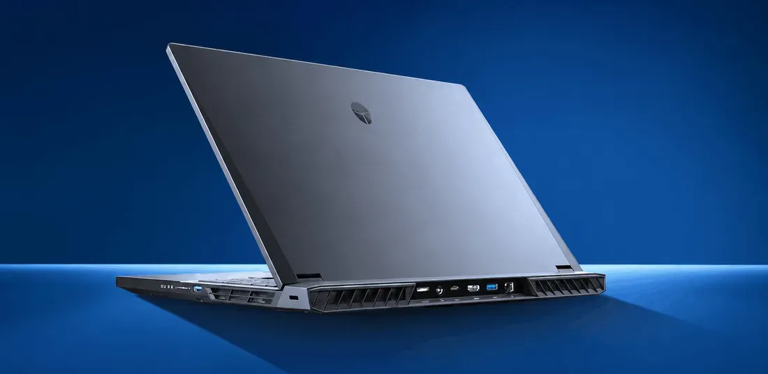 Foto tampak port belakang dan konektivitas I/O Bisa Jalankan Model AI Raksasa Lokal, Laptop Ini Bawa RAM Jumbo