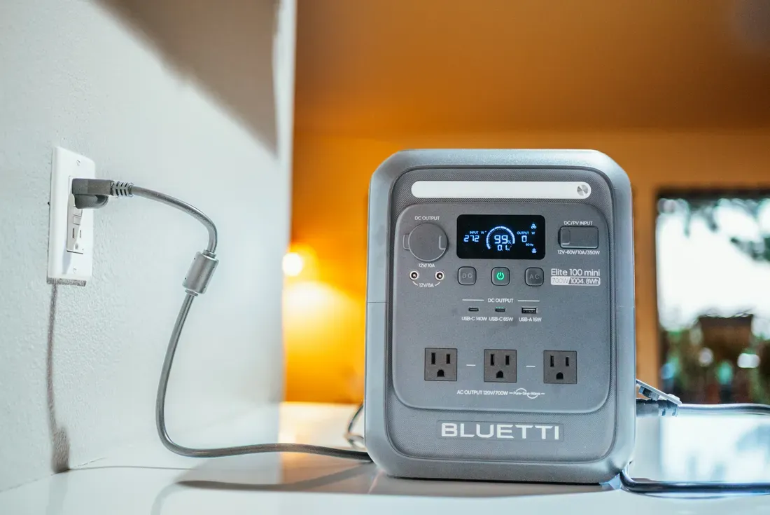 Ilustrasi bluetti elite 100 mini 8 Bluetti Rilis Elite 100 Mini: Power Station 1kWh Terringkas