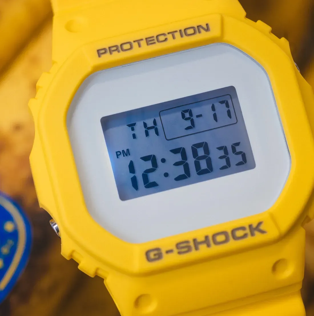 Case back Casio G-Shock DW5600 Yamagata’s Finest dengan ukiran maskot pisang