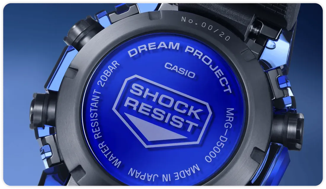 Tampilan depan Casio G-Shock MRG-D5000 berbahan titanium DLC