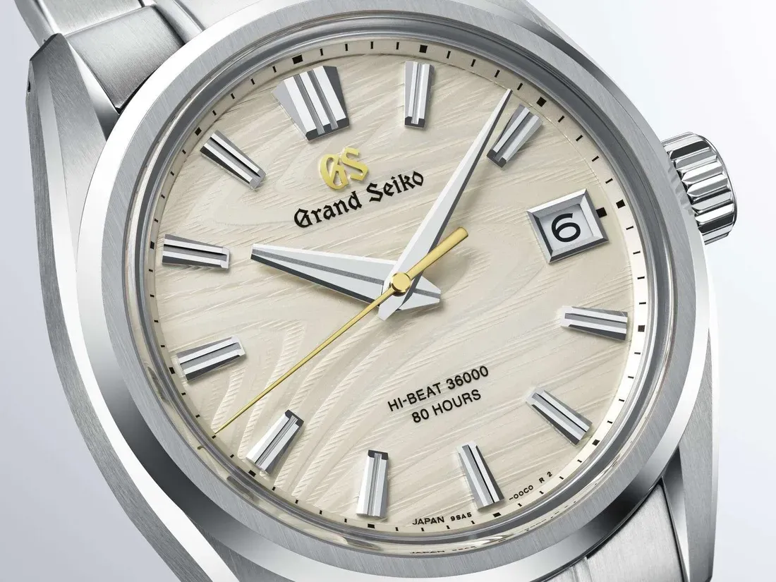 Detail tekstur lingkaran tahun pada dial Grand Seiko SLGH039