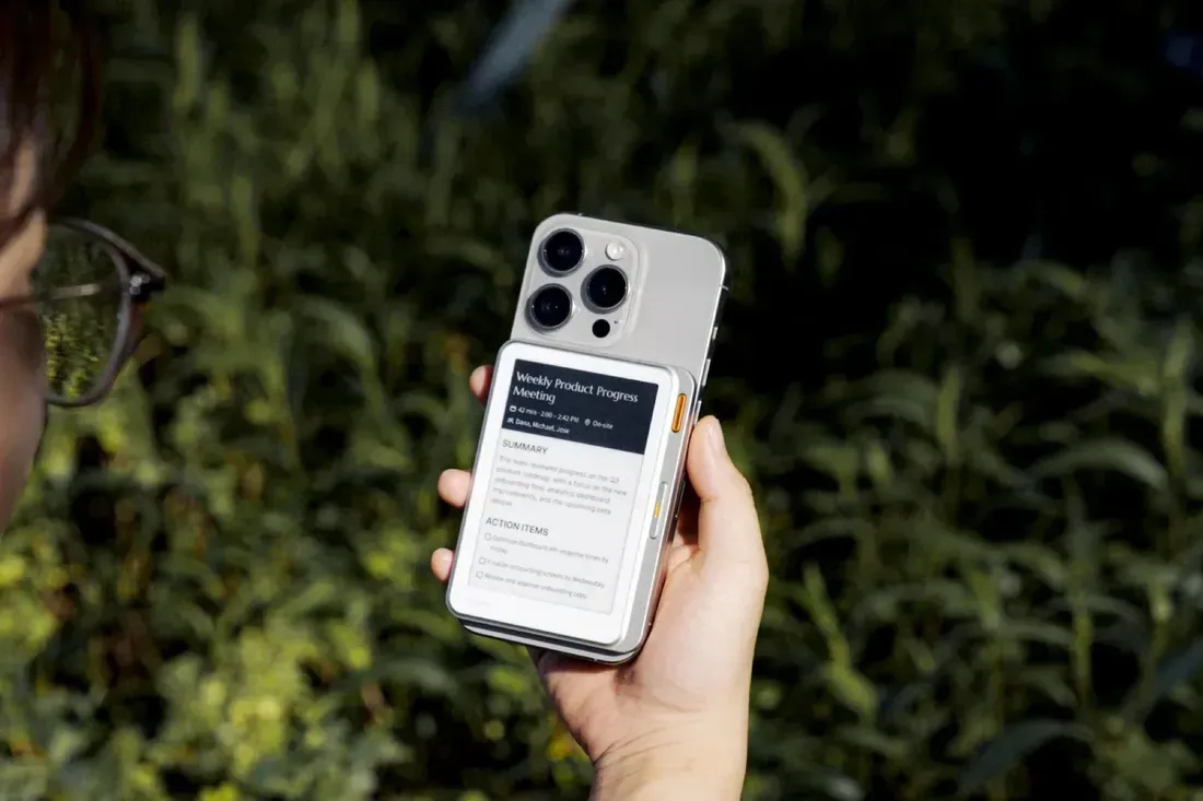 Ilustrasi verso2 Mengenal Flowtica Verso: Perekam Suara AI Berlayar E-Paper d