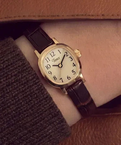 Ilustrasi timex cavatina tw2y87700 Timex Cavatina Mini Rilis Varian Tali Kulit Elegan Berdesain