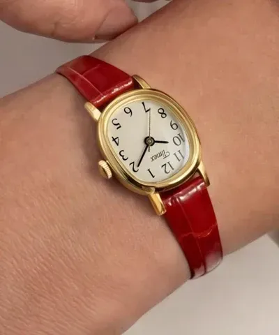 Ilustrasi timex cavatina tw2y87900 Timex Cavatina Mini Rilis Varian Tali Kulit Elegan Berdesain