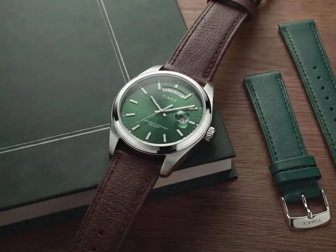 Timex Legacy Day and Date dengan tali kulit cokelat