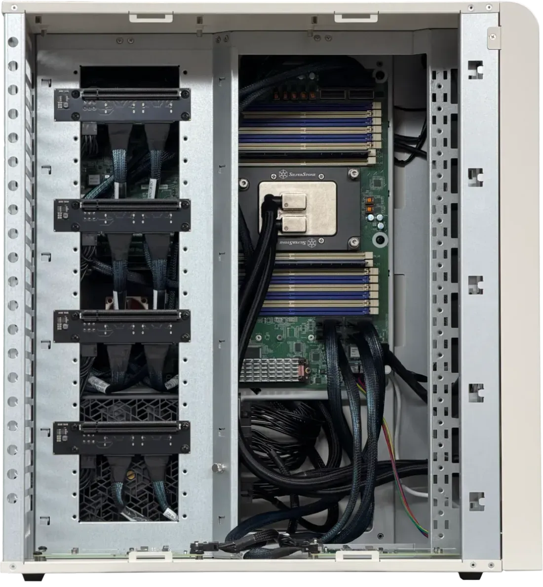 Port konektivitas belakang workstation Tinybox
