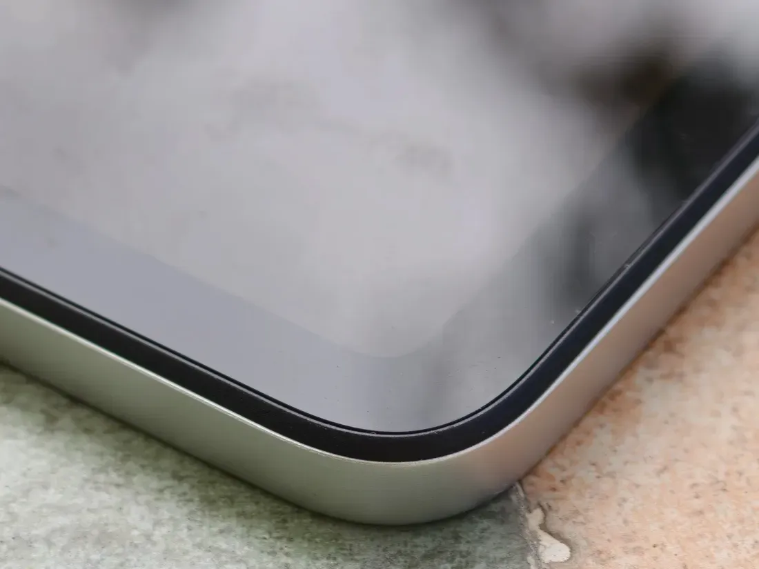 Detail desain bodi belakang Xiaomi Redmi Pad 2 9.7