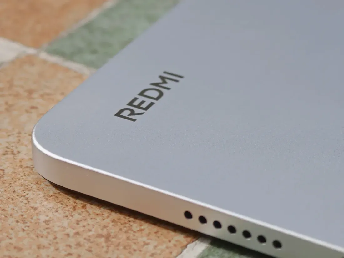 Layar Xiaomi Redmi Pad 2 9.7 menampilkan antarmuka sistem
