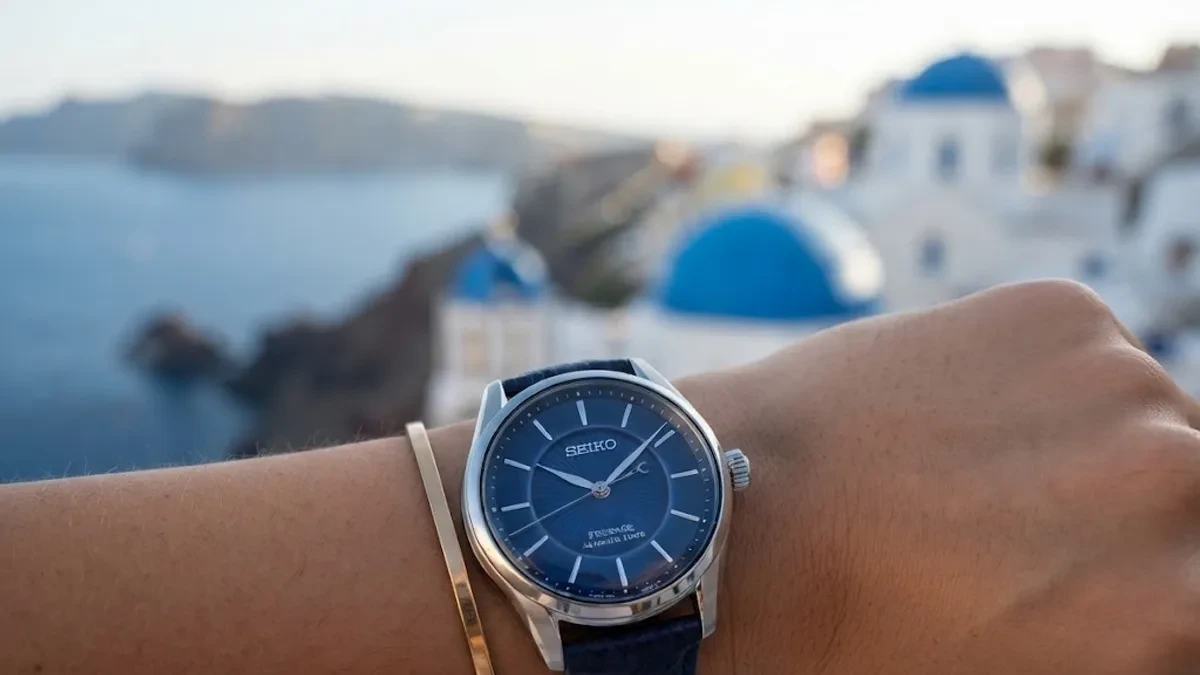 Jam tangan mekanis Seiko Presage HCC007 edisi terbatas dengan dial keramik porselen Arita berwarna biru kobalt