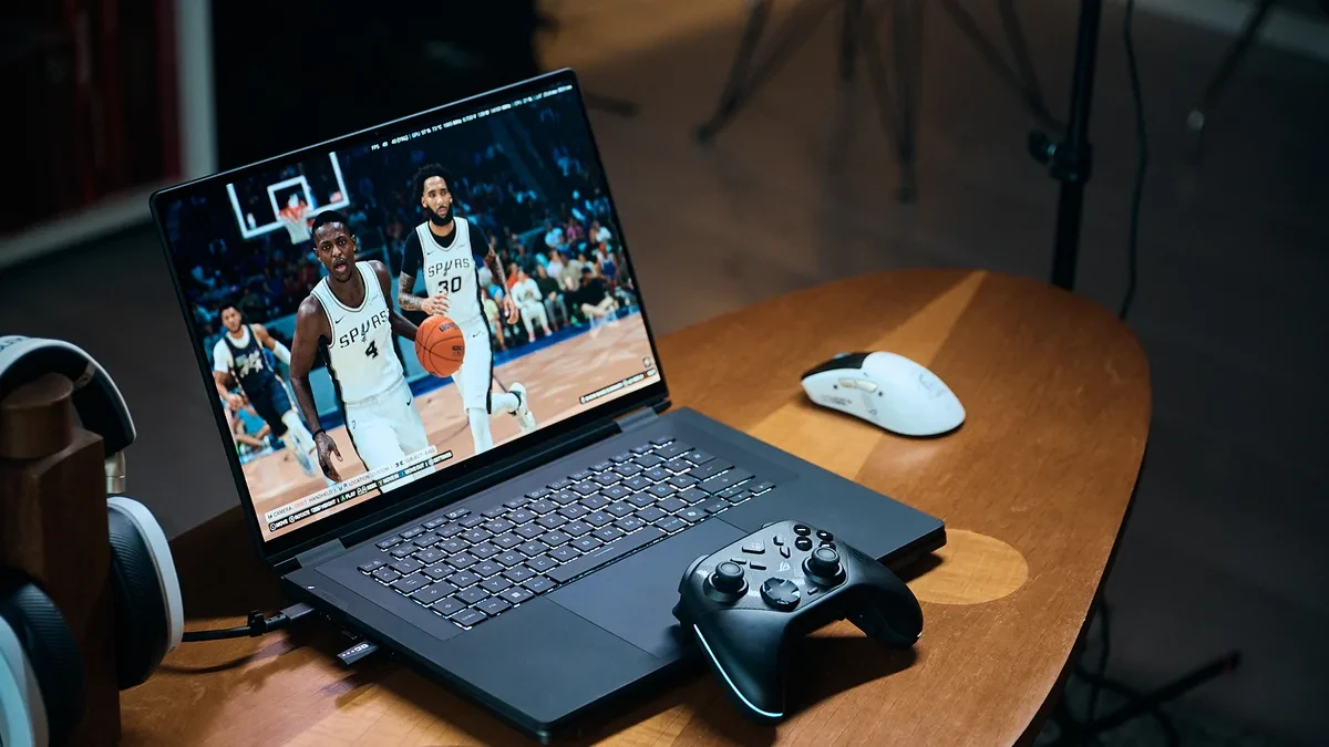 Pengujian teknologi Nvidia DLSS 5 neural rendering pada laptop gaming saat menjalankan game NBA 2k27