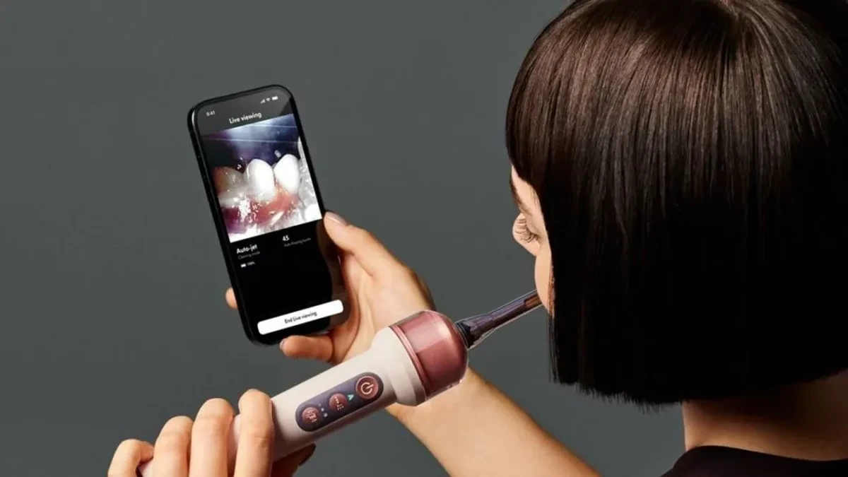 Sikat gigi pintar Dyson CameraJet dengan kamera AI dan docking otomatis