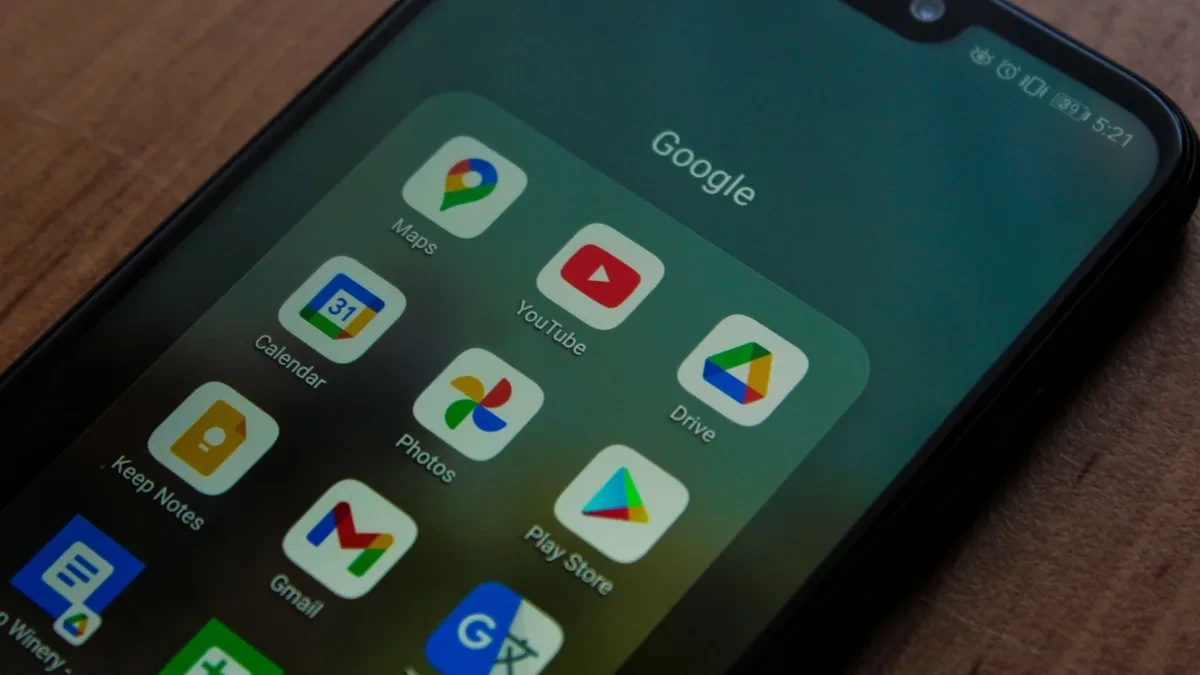 Ilustrasi keamanan akun Google dan privasi data aplikasi pihak ketiga