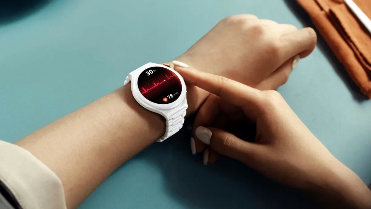 Huawei Watch 6 Pro Space Edition dengan layar LTPO OLED cerah