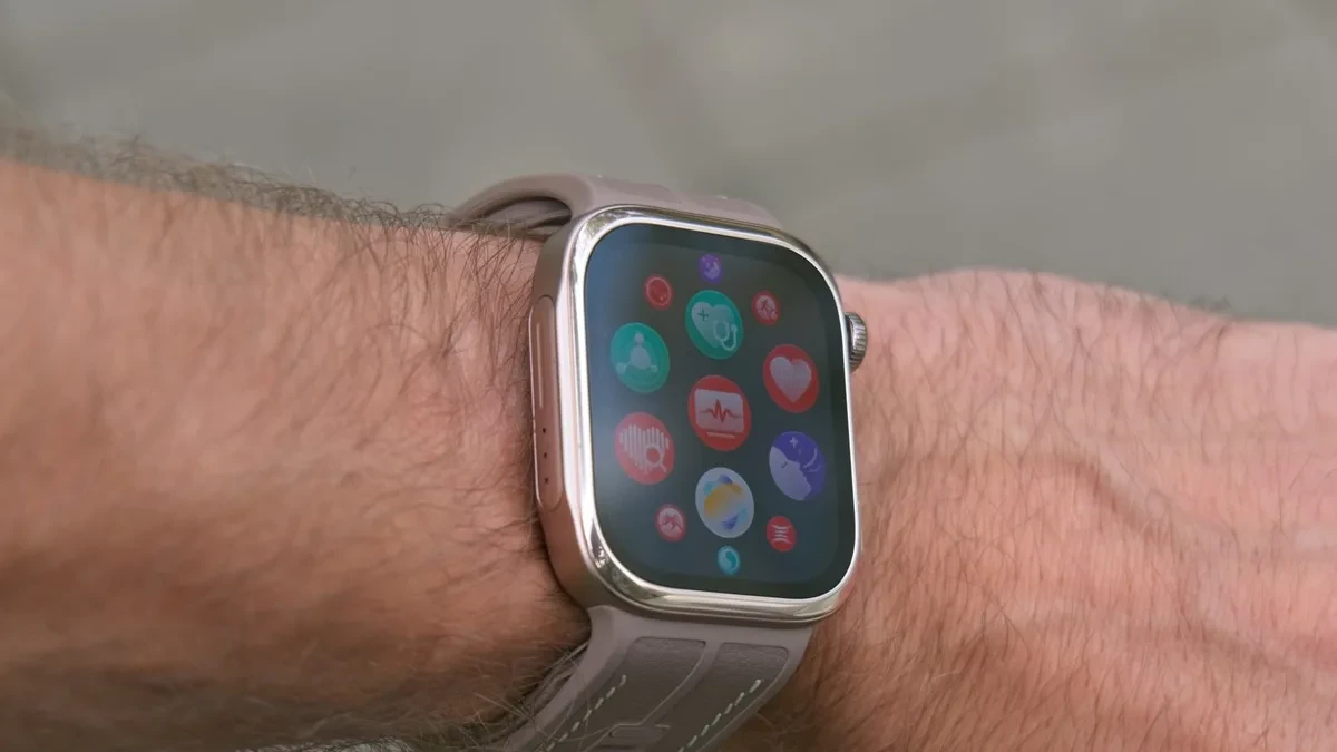 Huawei Watch D3 dengan desain lebih ramping dan layar lebih besar di pergelangan tangan