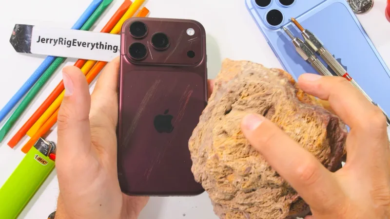 Lolos Siksaan Ekstrem Termasuk Goresan Fosil Purba, Ketahanan iPhone 18 Pro Burgundy Terbukti Tanpa Cela