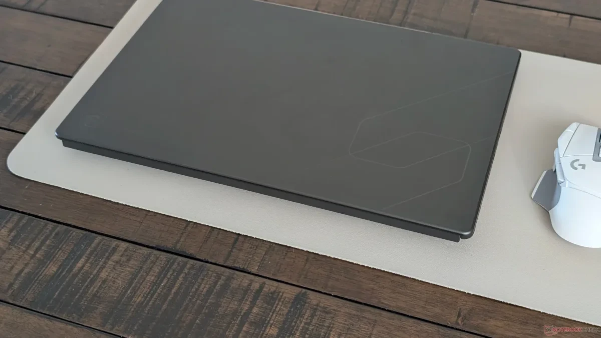 Tampilan desain baru MSI Stealth 16 edisi 2026 yang lebih mengadopsi estetika Prestige series