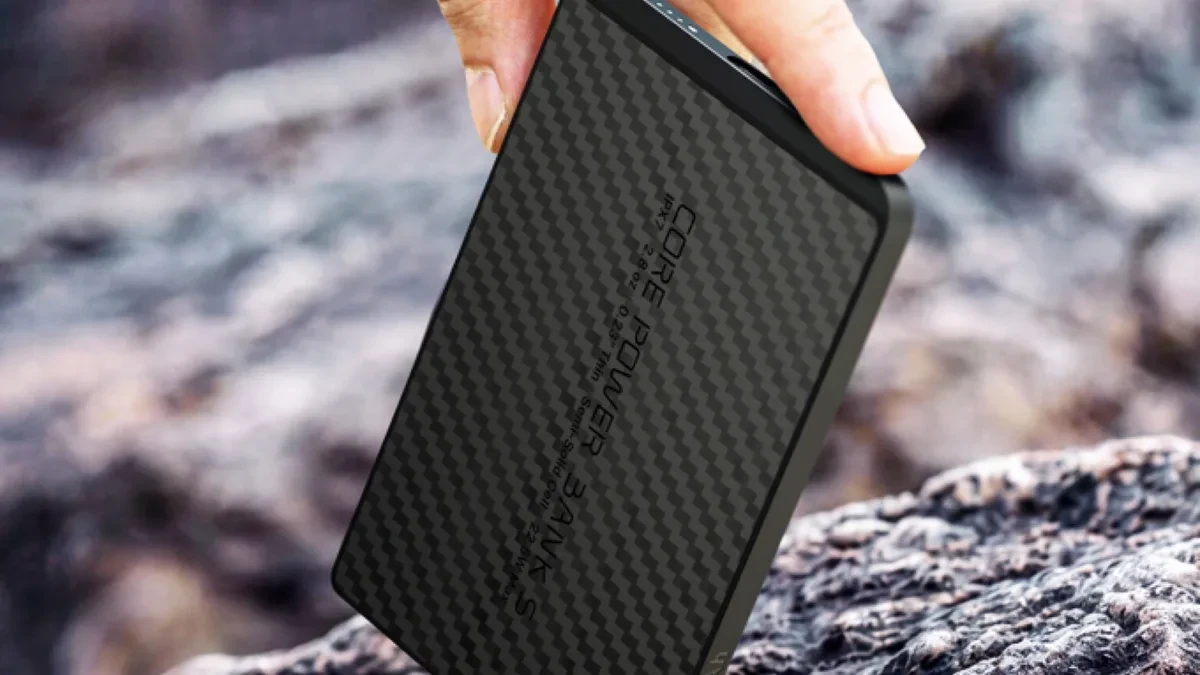 Oztech Core Power Bank S bodi serat karbon tipis tahan air