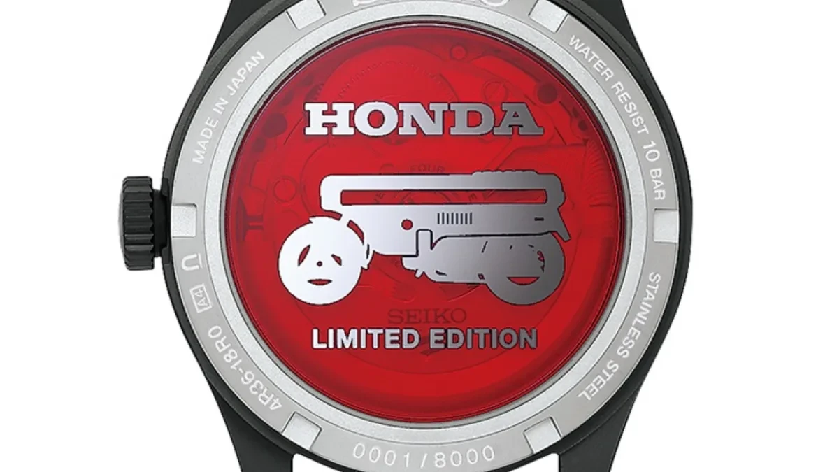 Seiko 5 Sports Field x Honda Motocompo edisi terbatas dengan dial kuning elektrik