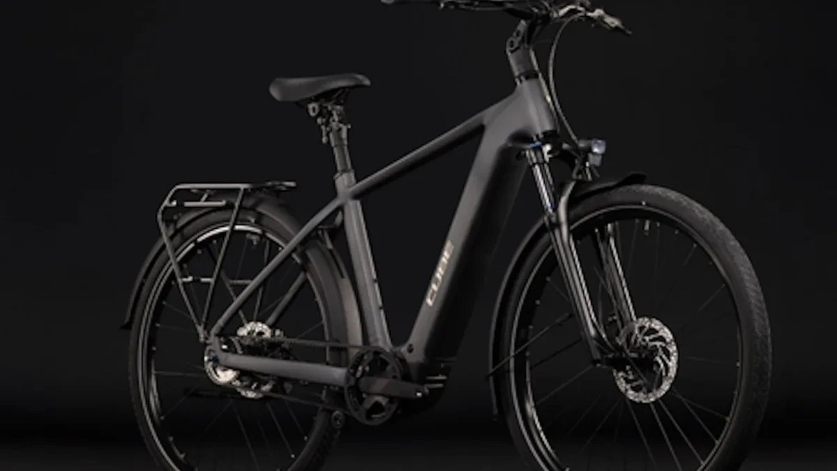 Sepeda listrik Cube Touring Hybrid Deluxe SLX 800 dengan motor Bosch