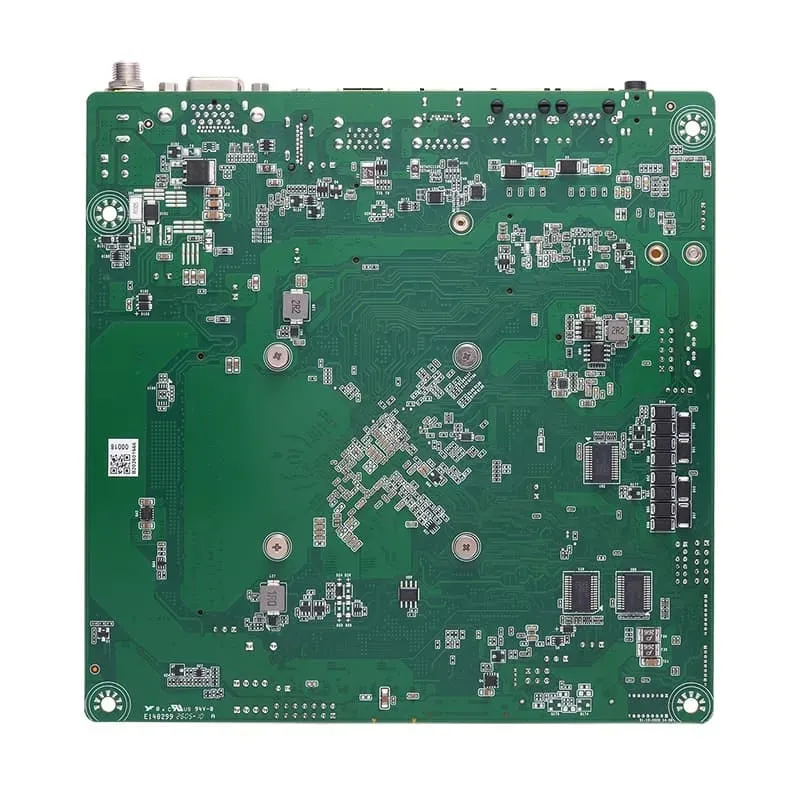 Deretan port I/O belakang Axiomtek MANO330 dengan port Dual LAN dan USB Type-C