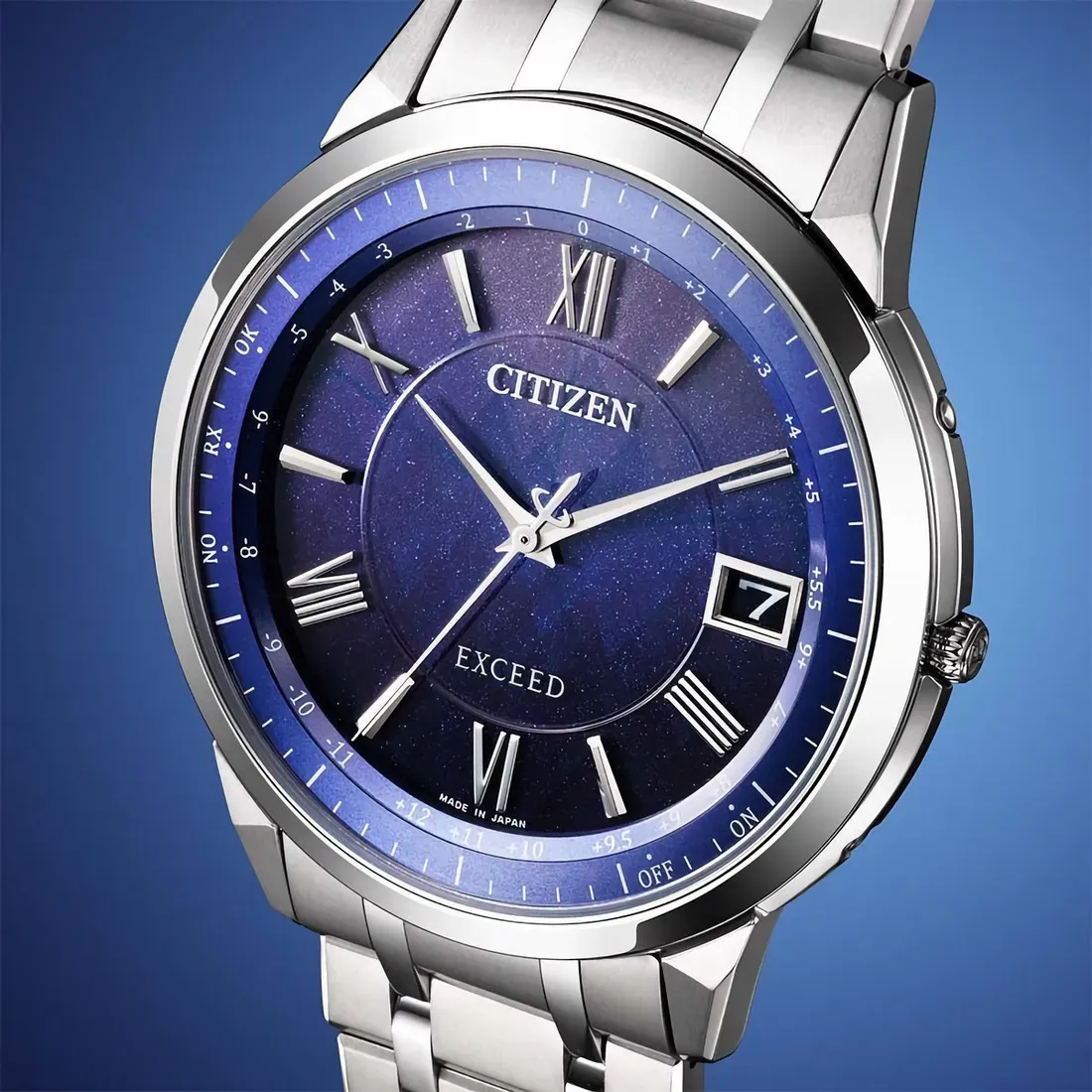 Close-up dial biru Citizen Exceed CB1140-79L