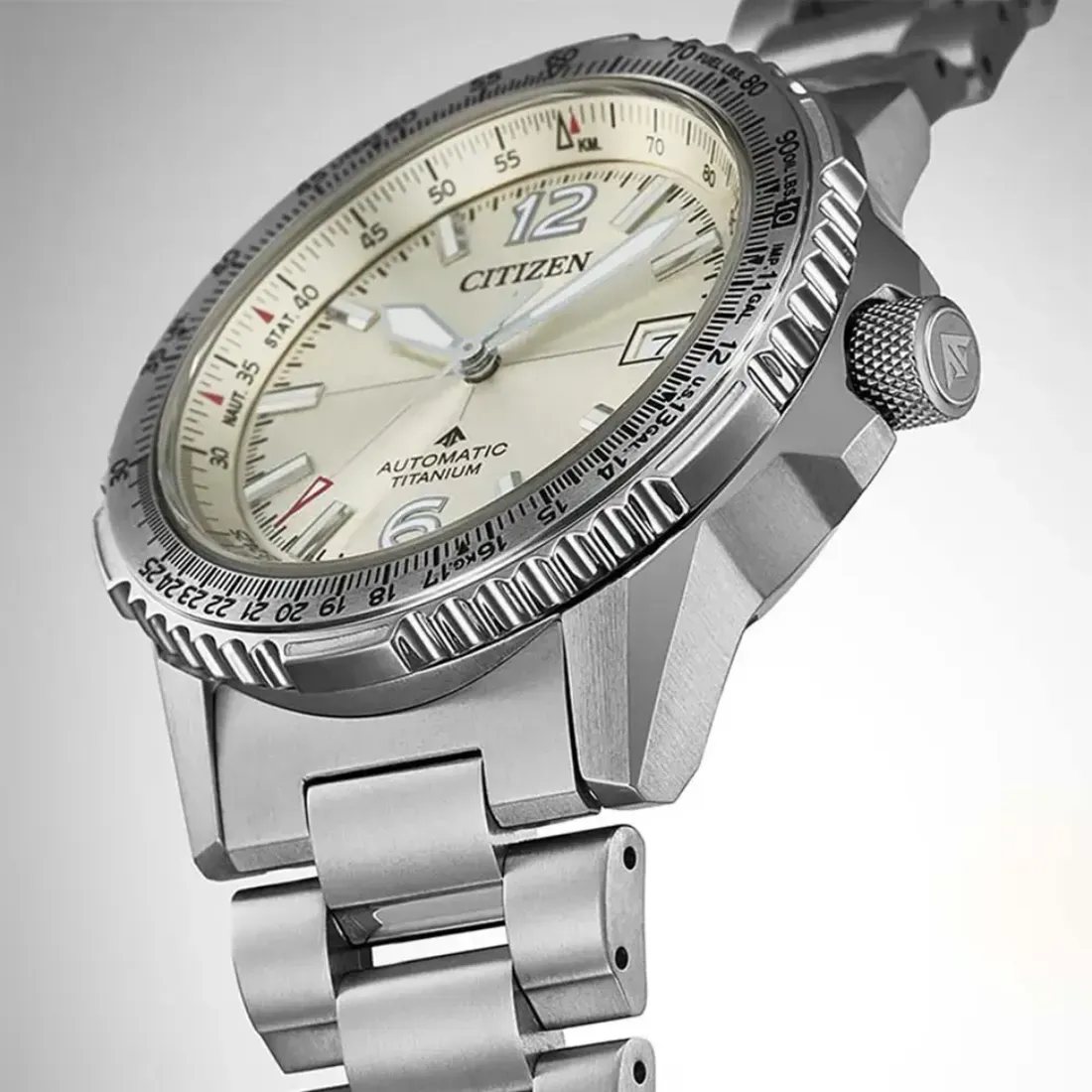 Rantai Super Titanium dengan lipatan pengunci pada Citizen Promaster Air