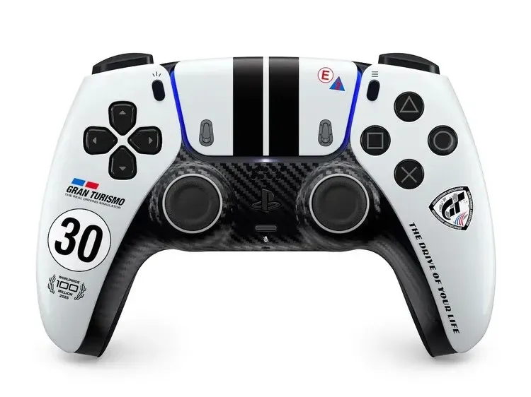 Detail touchpad dan bodi depan DualSense Gran Turismo Limited Edition